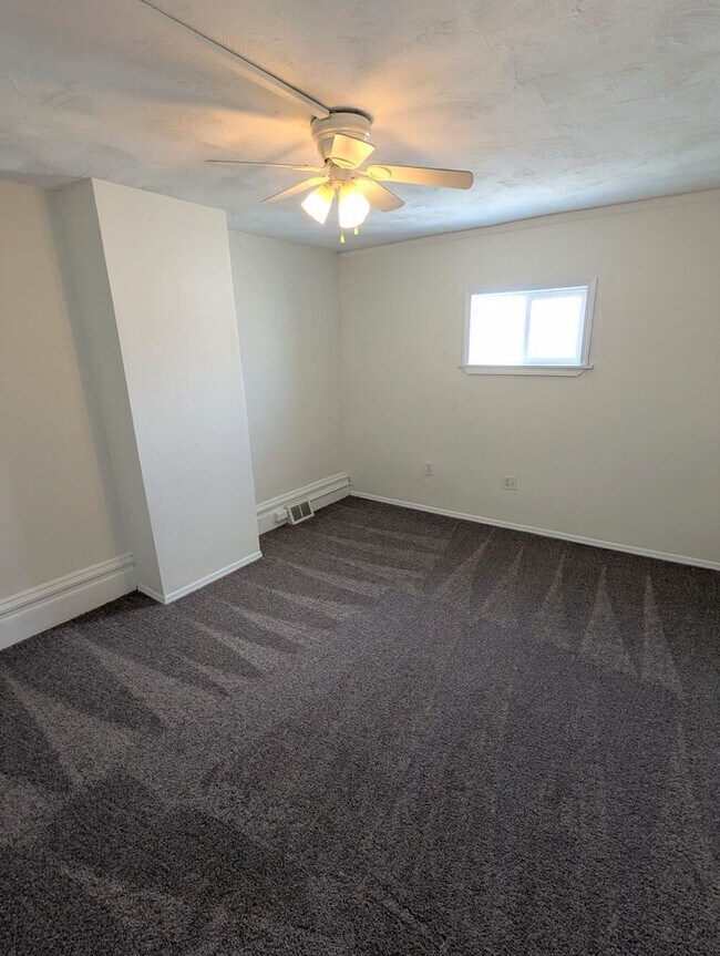 Building Photo - 218 Joliet Way