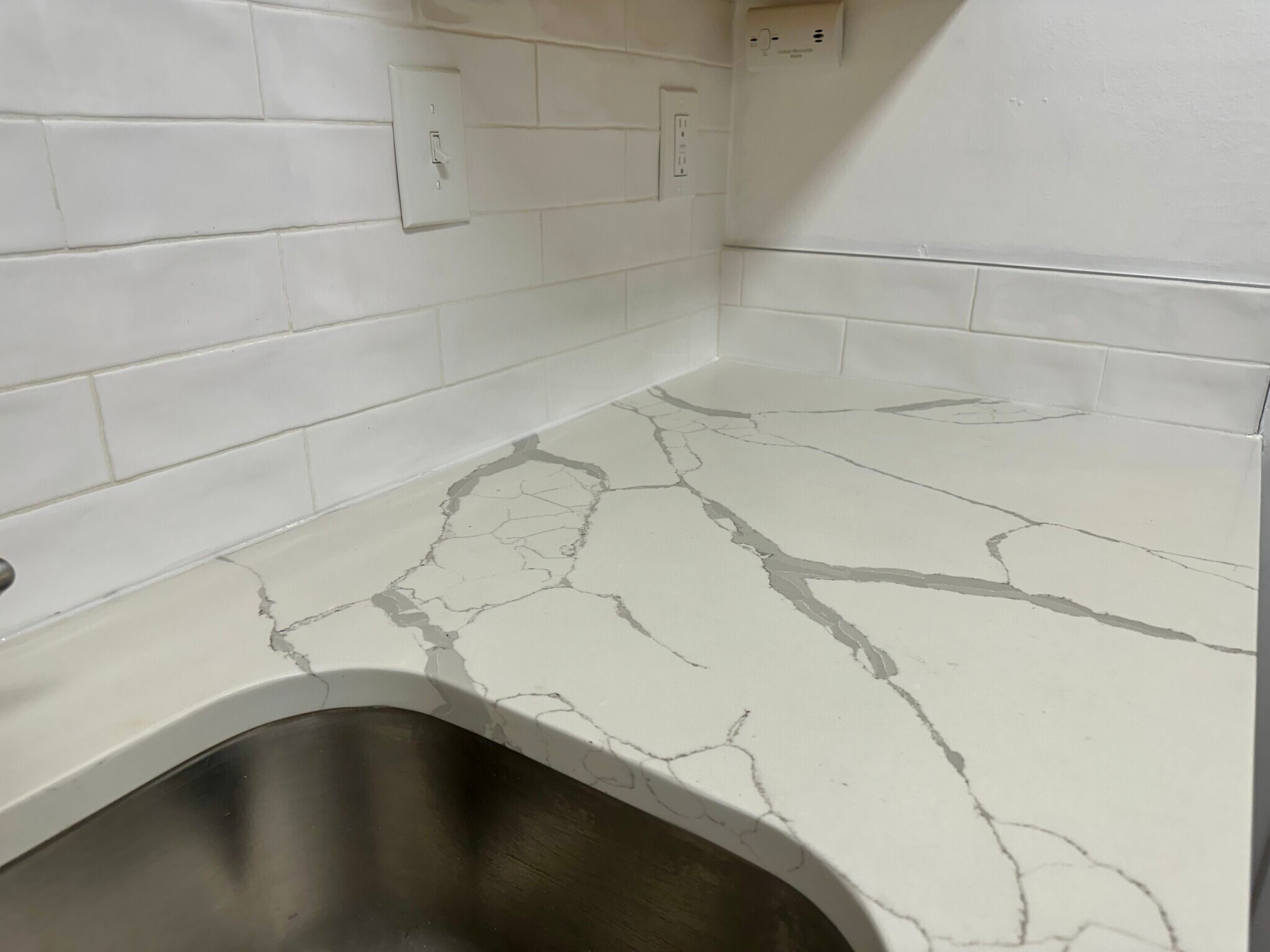 Building Photo - 3945 Lyndhurst Dr