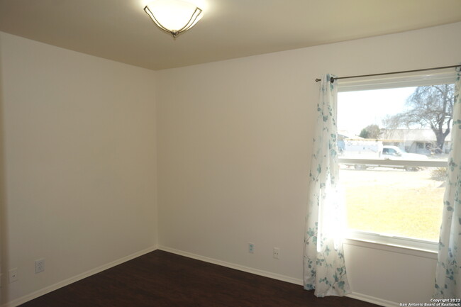 Building Photo - 6611 Woodford-