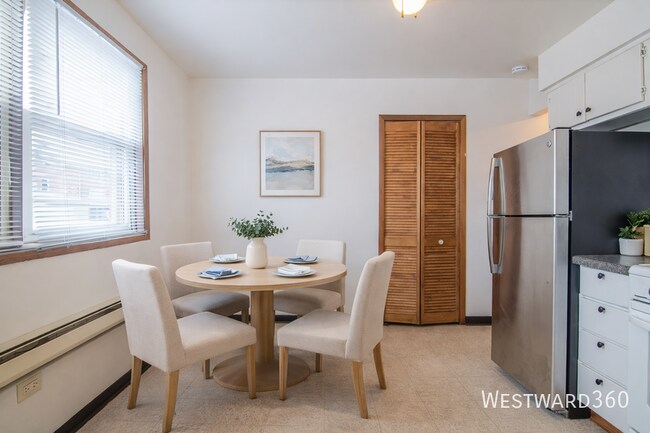 Building Photo - 1665 Harbor Ave