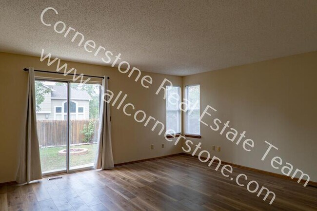 Building Photo - 3050 Haystack Dr