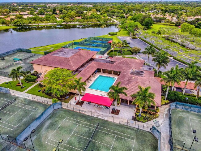 Building Photo - 807 Windermere Way