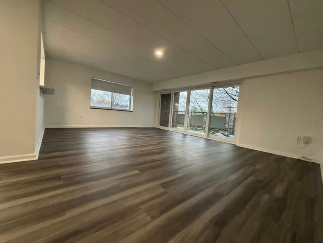 Building Photo - 30 Hill Rd