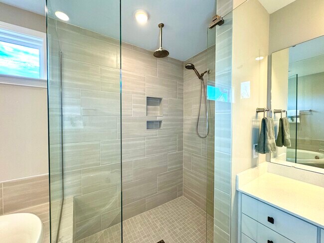 Building Photo - 321 Heritage Regency Dr