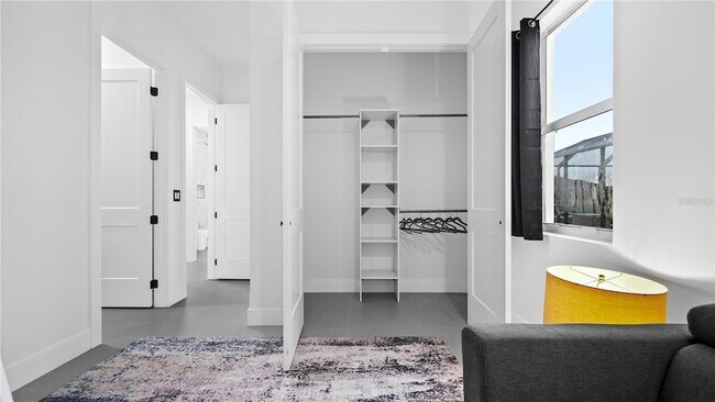 Building Photo - 230 W Pine Valley Ln