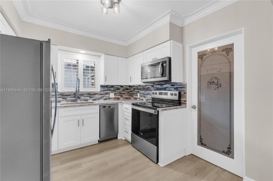 Building Photo - 211 SE 1st Ter