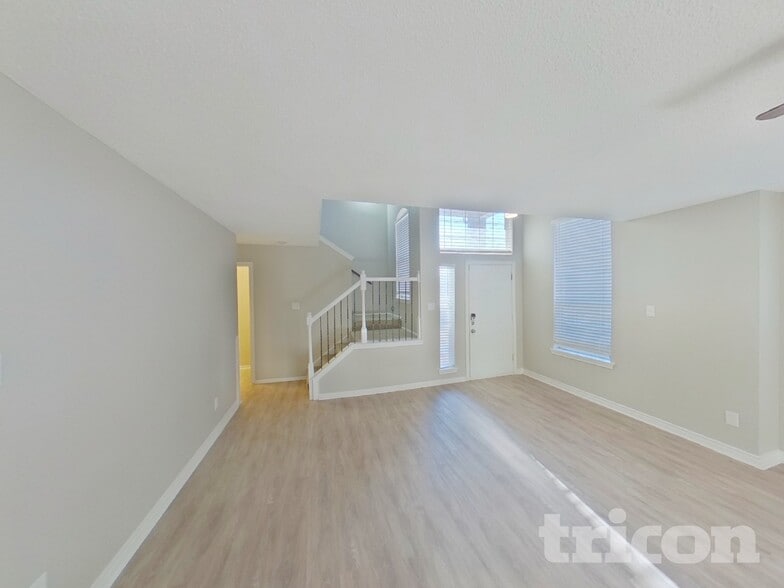 Building Photo - 3416 Tulip Ln