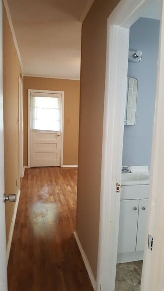 Building Photo - 1390 Grand St