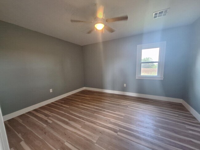 Building Photo - 3405 N Redlands Rd