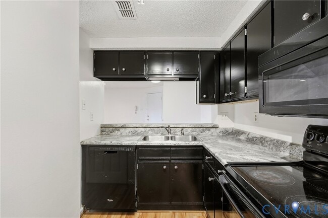 Building Photo - 2440 Stembridge Ct