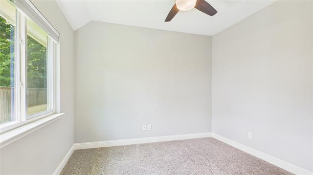 Building Photo - 1405 Meadowbrook Dr