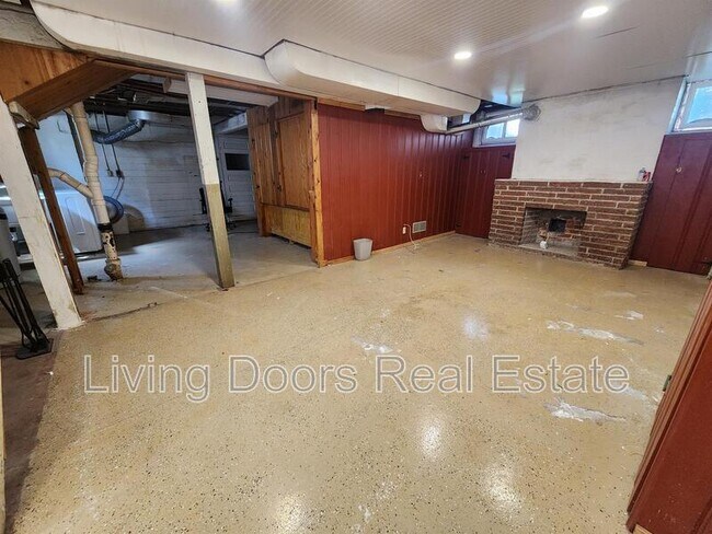 Building Photo - 2300 Sewell St