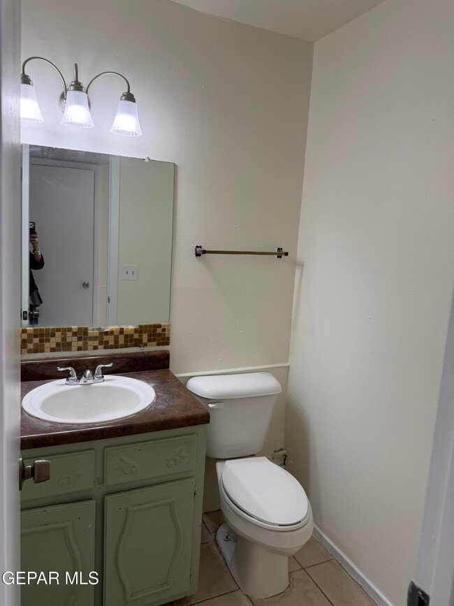 Building Photo - 408 N Resler Dr