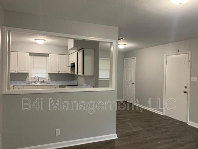 Building Photo - 4807 Gardiner Dr