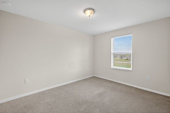 Building Photo - 4 Bedroom Home 2 Story