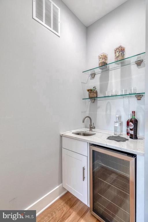 Building Photo - 2636 Latona St