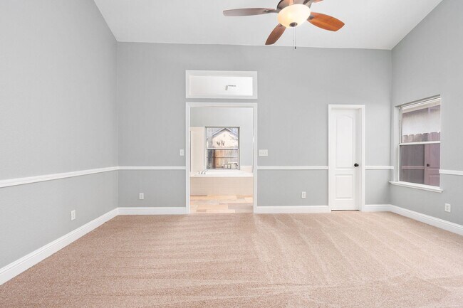 Building Photo - Gorgeous 3 bd. & 2 bath Home with a pool i...