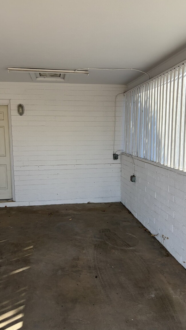 Building Photo - Mid-Century Dream with Beautiful POOL !!!