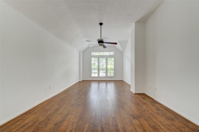 Building Photo - 16464 Beewood Glen Dr