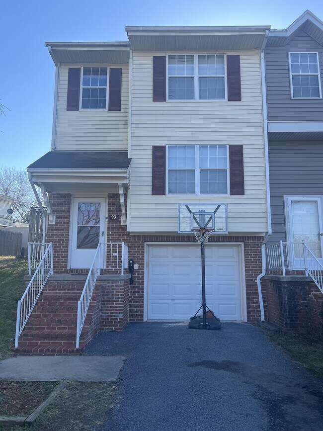 93 Willowbrook Dr 93 Willowbrook Dr Charles Town WV 25414 Apartment