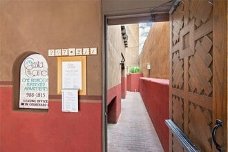 Building Photo - Inviting Studio in the Heart of Downtown Santa Fe