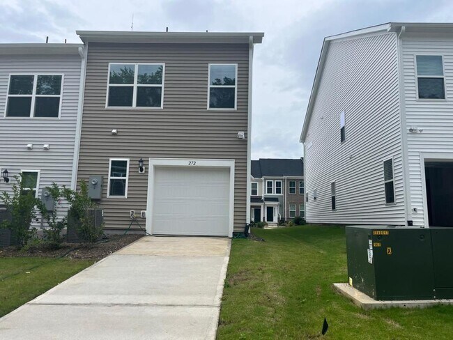 Building Photo - 272 Chesapeake Cmns St