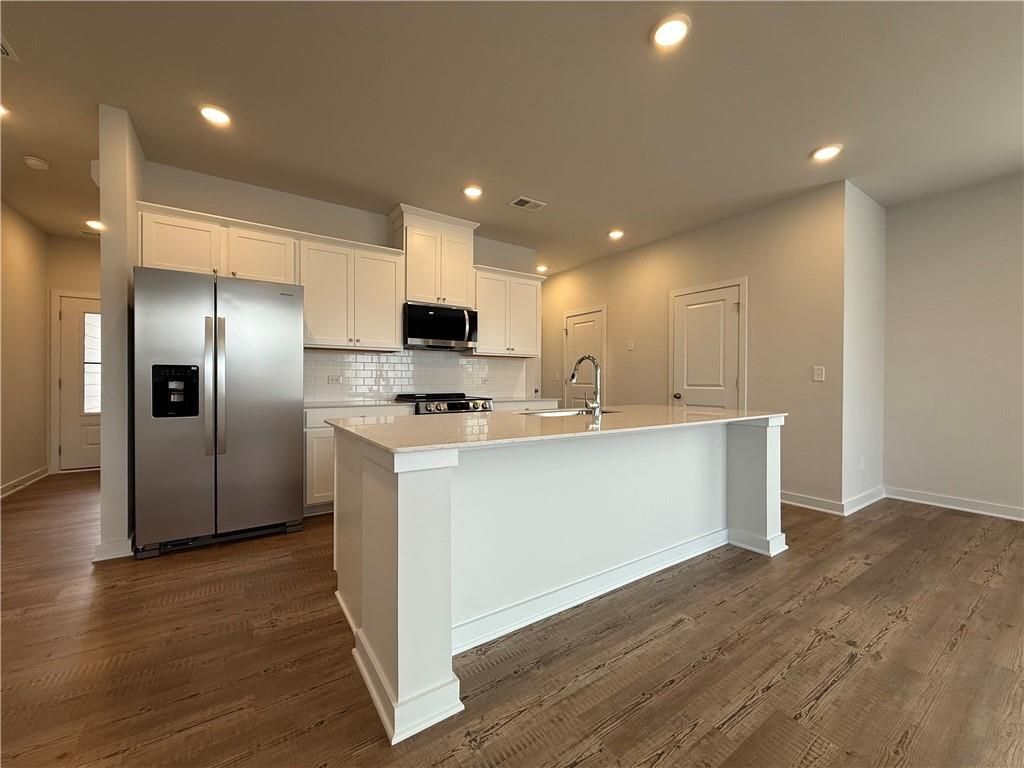 Building Photo - 7253 Mulberry St