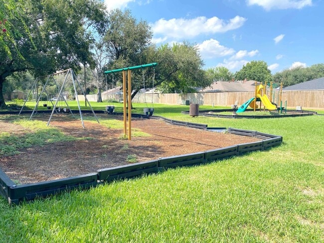 Building Photo - Affordable Duplex