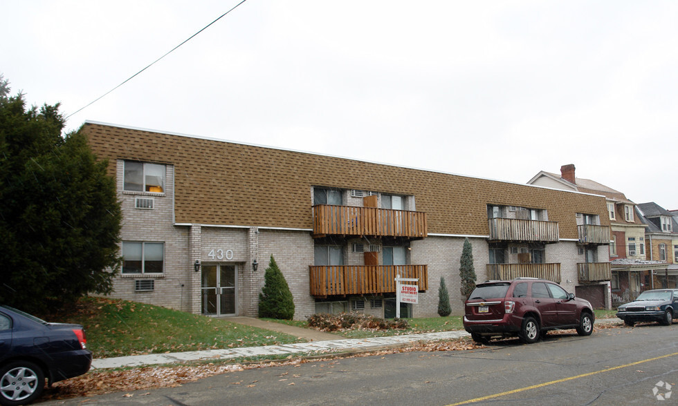 Primary Photo - Teece Apartments