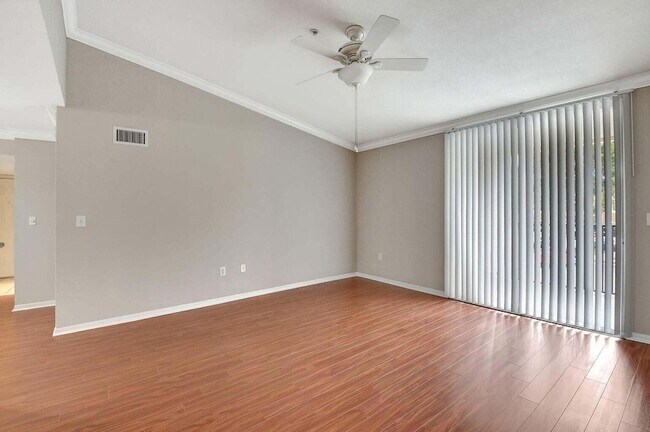 Building Photo - 15155 Michelangelo Blvd