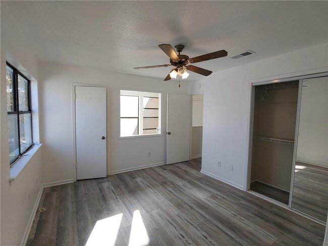 Building Photo - 13353 Water Oak Ln