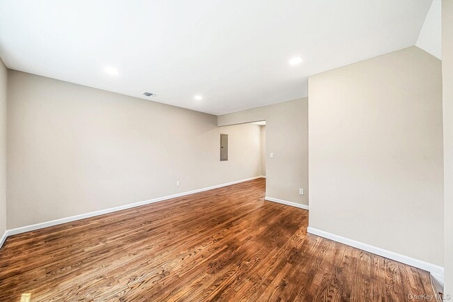 Building Photo - 610 Americus Ave