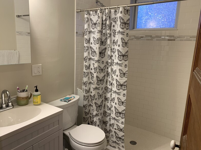 Building Photo - 153 Saint Alphonsus St