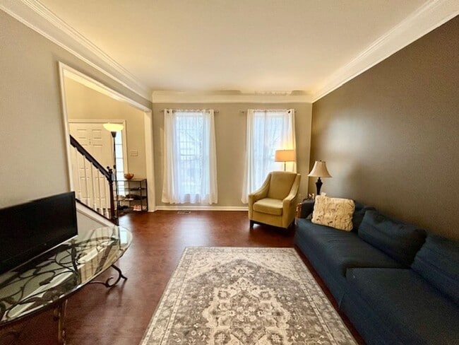 Building Photo - 5 Milestone Manor Ct