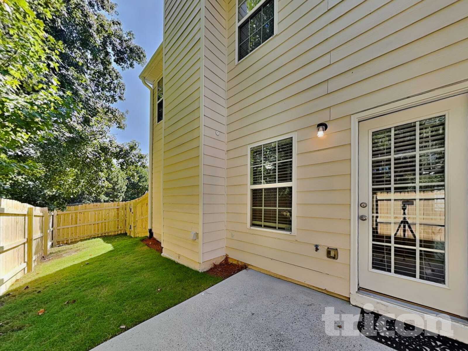 Building Photo - 2725 Sedgeview Way NE