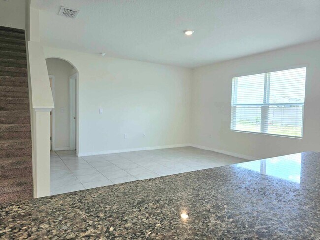 Building Photo - Spacious 5 bedroom/3 bathroom home in Riverstone Community, NOW AVAILABLE!