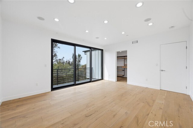 Building Photo - 6565 Pickwick St