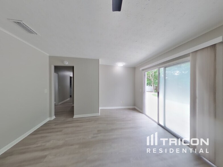 Building Photo - 10769 High Ridge Rd