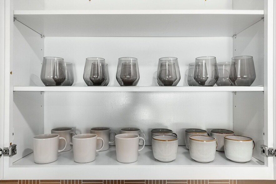 Building Photo - 3758 Gaviota Ave