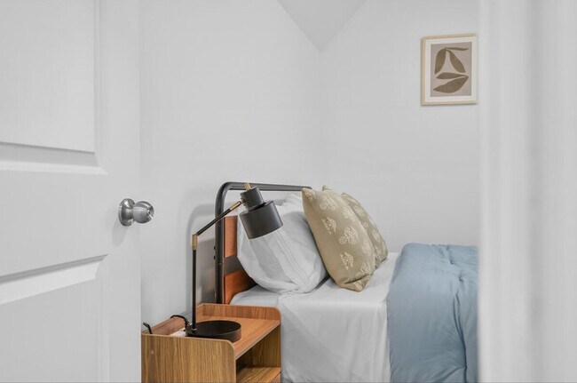 Building Photo - 1019 Central Ave