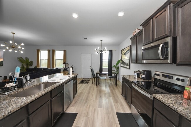 Building Photo - 7943 Vacek Meadows Loop