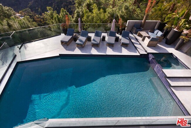 Building Photo - 2399 Mt Olympus Dr