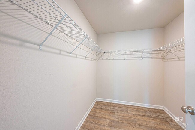 Building Photo - 23294 Shadowridge Dr