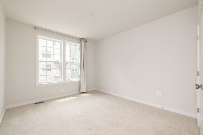 Building Photo - 5920 Whitehurst Ln