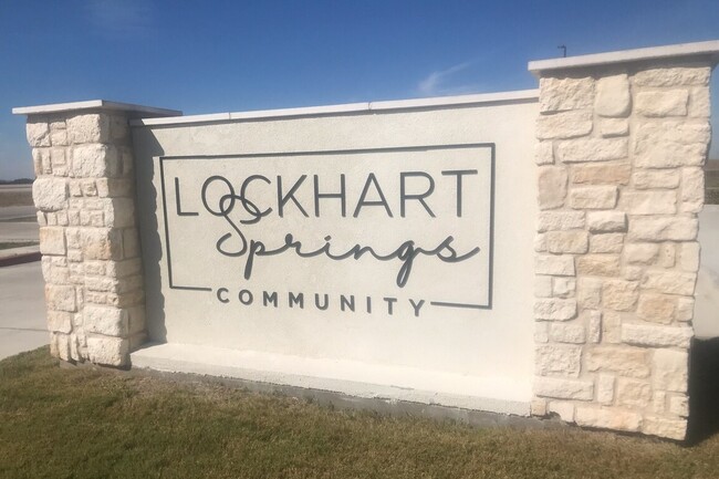 Building Photo - Lockhart Springs