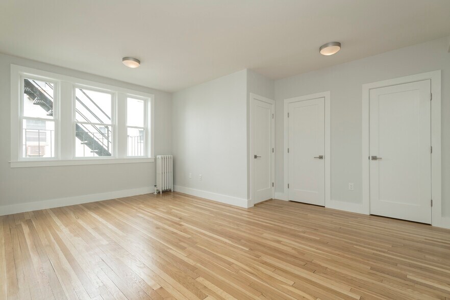 Building Photo - 136 Highland Ave