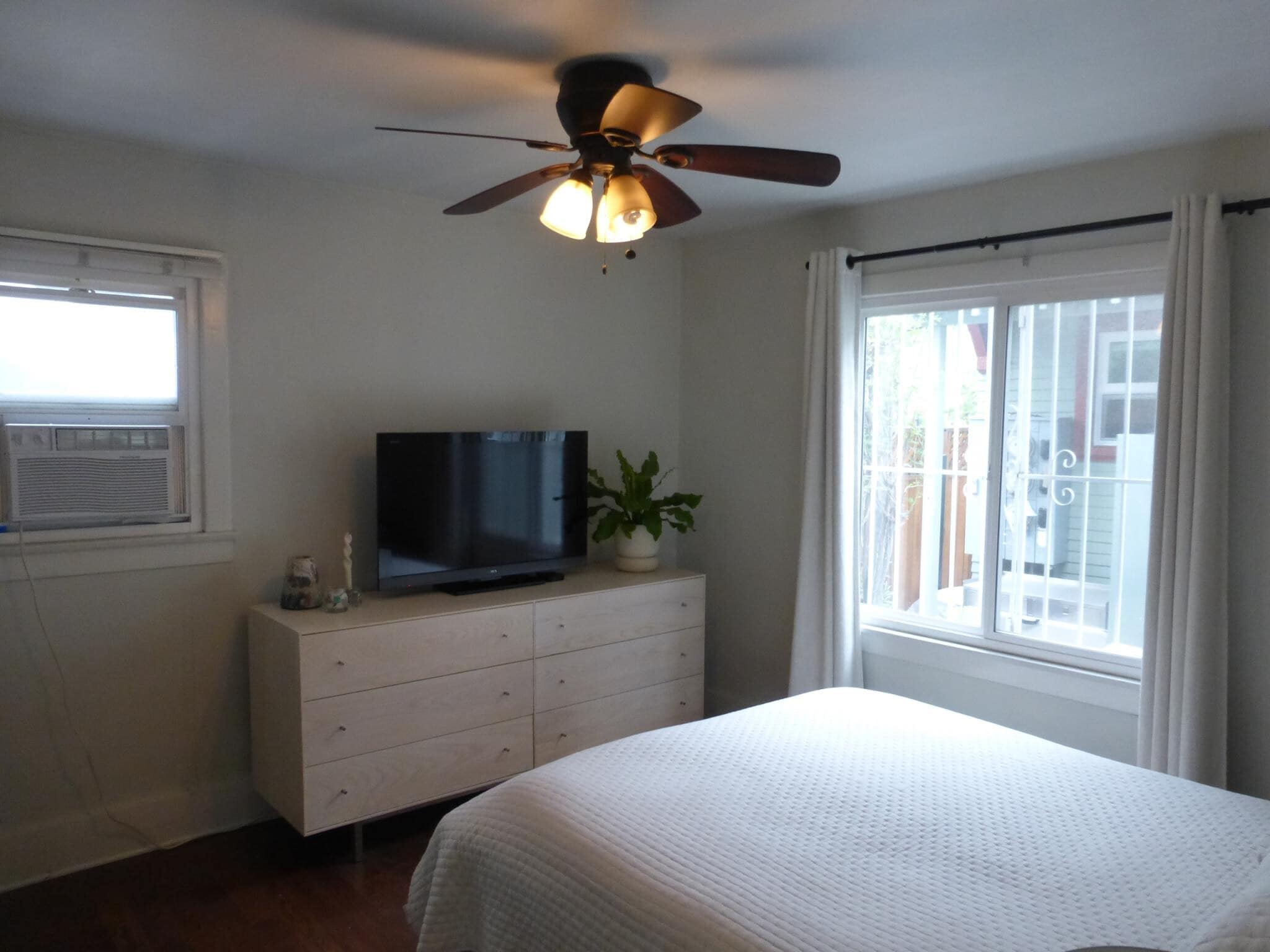 Bedroom - 1533 Maltman Ave