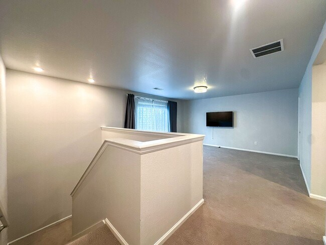 Building Photo - 17286 Bluetrail Ave
