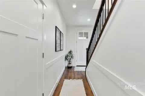 Building Photo - 1756 E Knobcone Dr