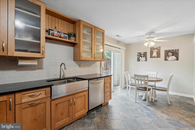 Building Photo - 109 Hawthorne Ct